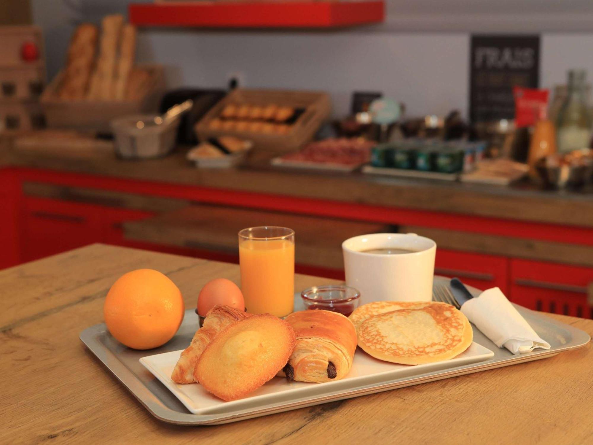 Ibis Aurillac Exterior foto